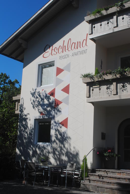 טירולו Pension Etschland מראה חיצוני תמונה